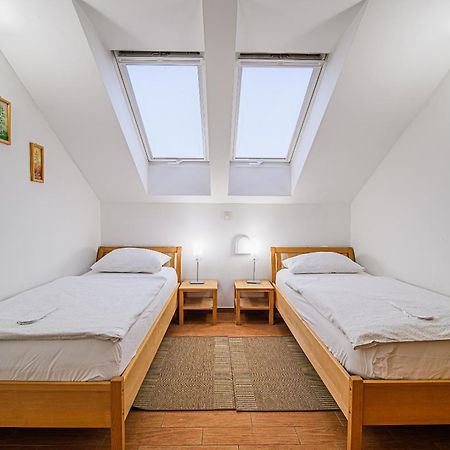 Apartments Maleric With Indoor Pool And Wellness Dragatuš Dış mekan fotoğraf