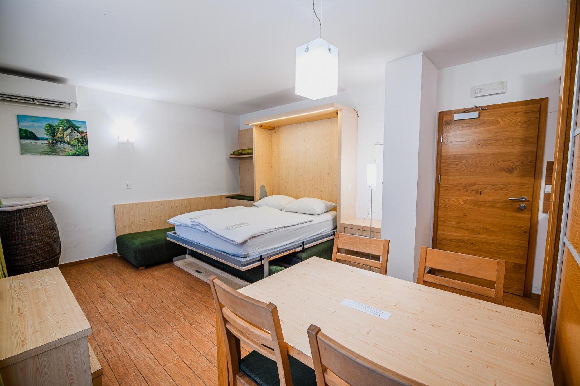 Apartments Maleric With Indoor Pool And Wellness Dragatuš Oda fotoğraf