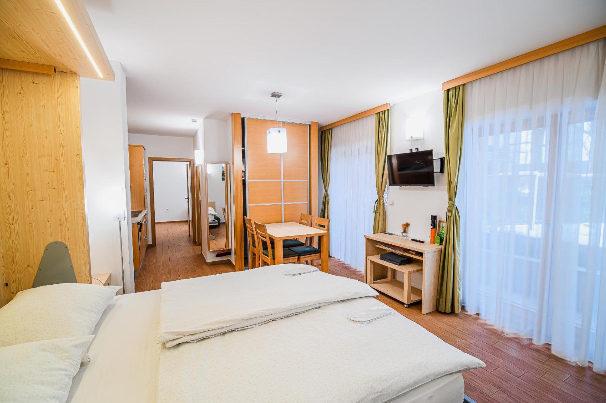 Apartments Maleric With Indoor Pool And Wellness Dragatuš Oda fotoğraf