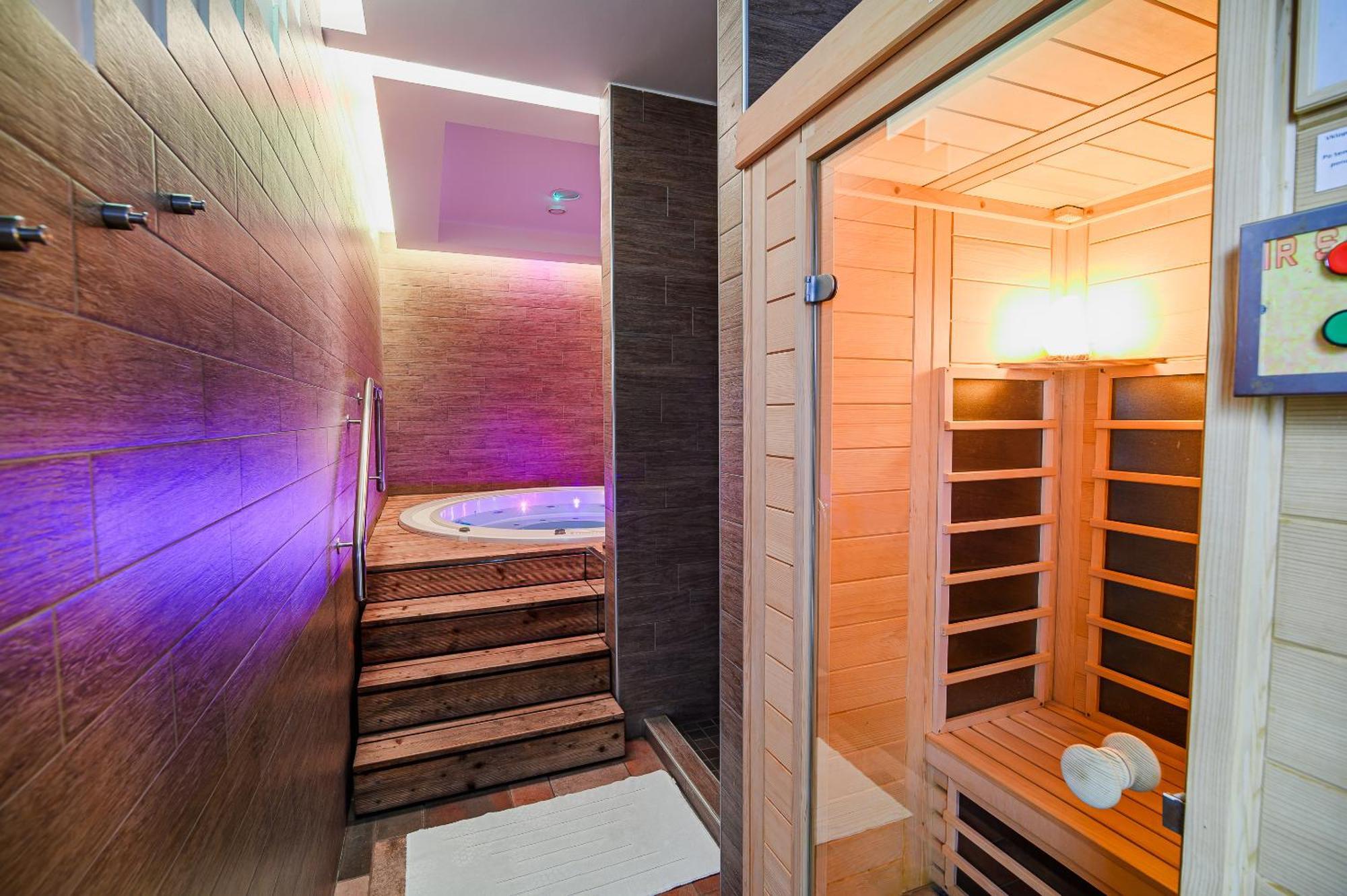 Apartments Maleric With Indoor Pool And Wellness Dragatuš Dış mekan fotoğraf