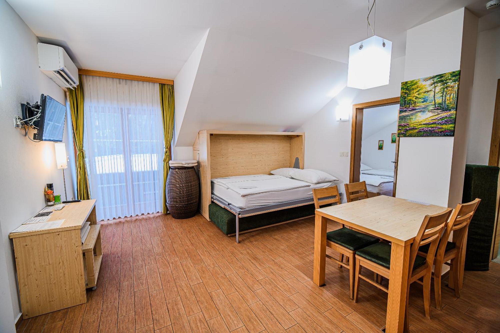 Apartments Maleric With Indoor Pool And Wellness Dragatuš Dış mekan fotoğraf