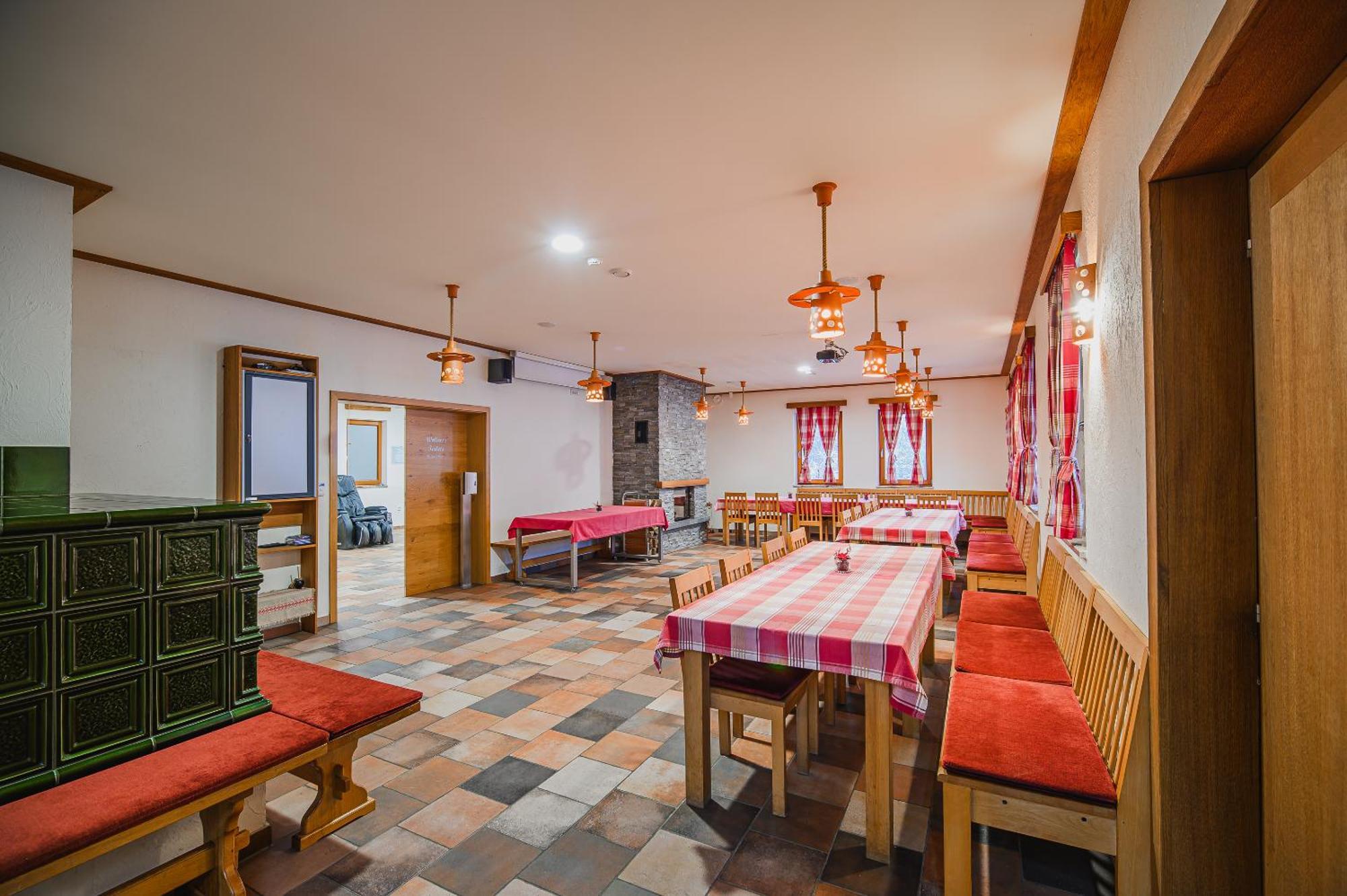 Apartments Maleric With Indoor Pool And Wellness Dragatuš Dış mekan fotoğraf