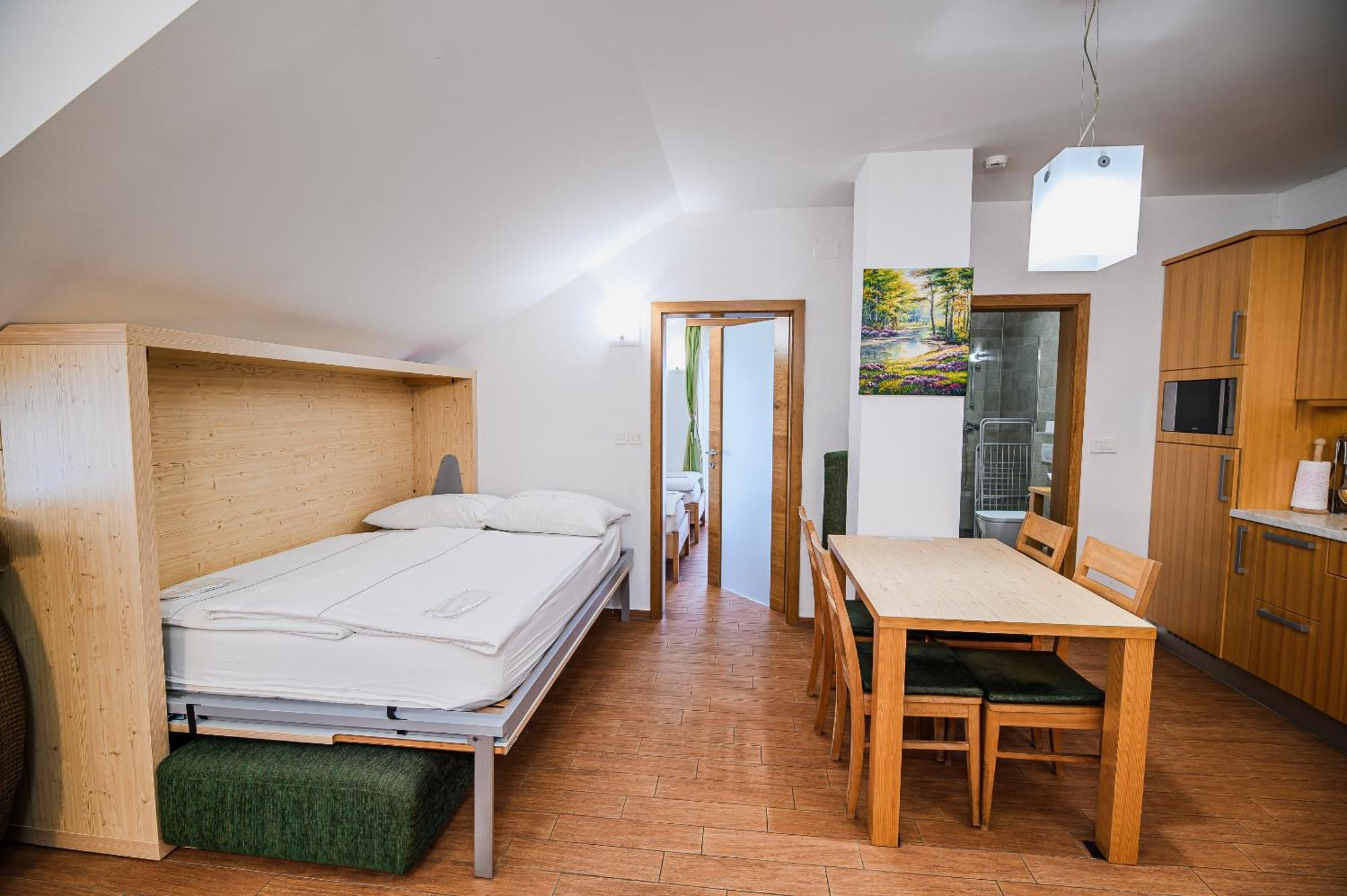 Apartments Maleric With Indoor Pool And Wellness Dragatuš Oda fotoğraf