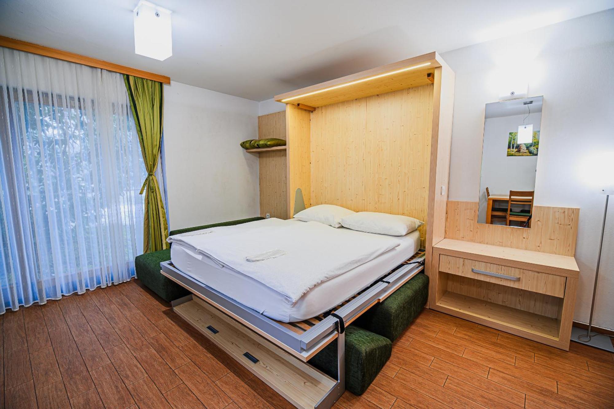Apartments Maleric With Indoor Pool And Wellness Dragatuš Oda fotoğraf